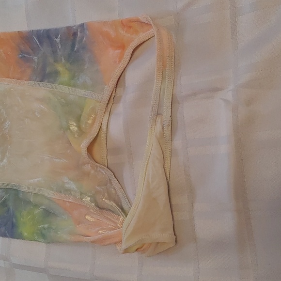 Aritzia Wilfred Free Halsey Soft Rainbow Tie Dye - Picture 6 of 9